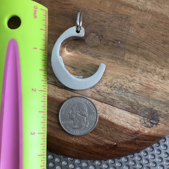 🖤initial ‘C’ pendant - Picture 7 of 12